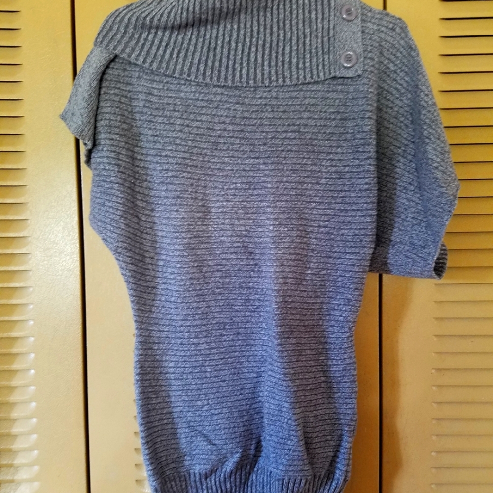 Grass collection sweater
